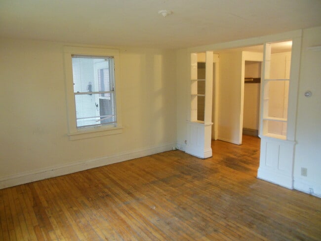 Photo - 445 W Mifflin St