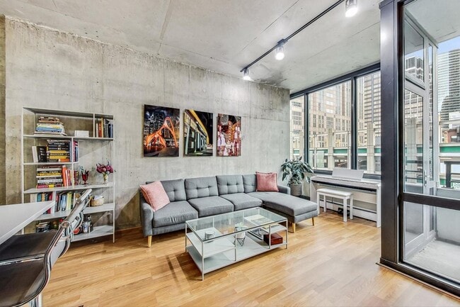 Photo - 235 W Van Buren St