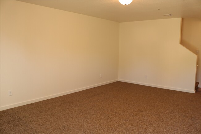 Photo - 10535 Mills Rd
