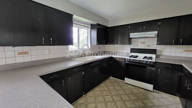 Photo - 3BD I 2BA Home w/ Large Yard - Beaverton!