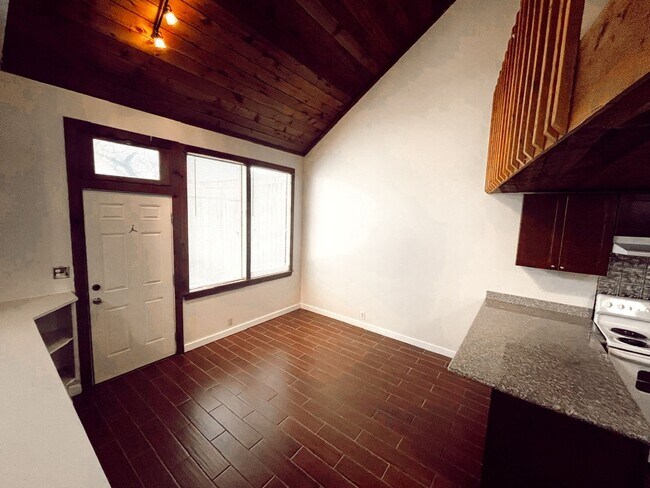 Beautiful studio with loft apartment for r... - Beautiful studio with loft apartment for r...