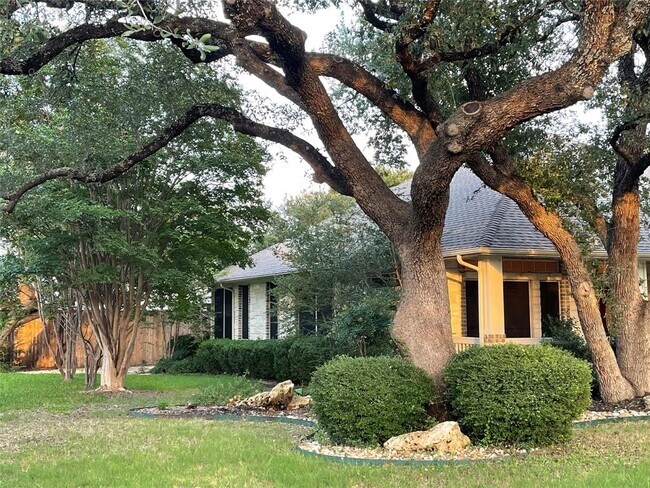 Photo - 120 Brazos Dr