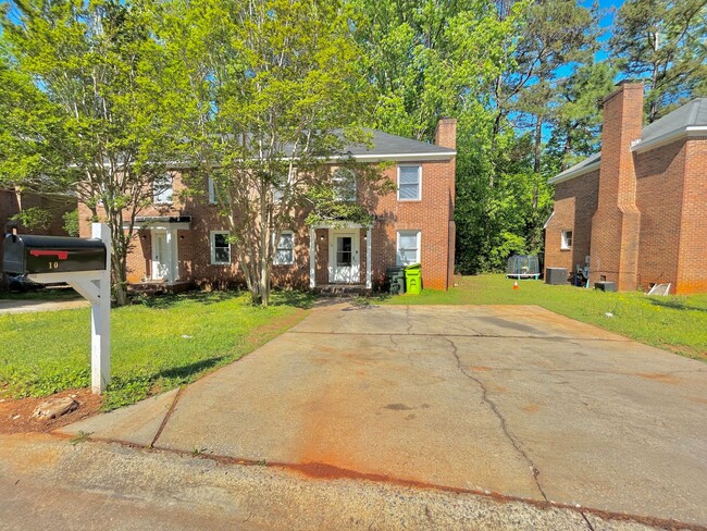 Photo - 10 Crescent Ln