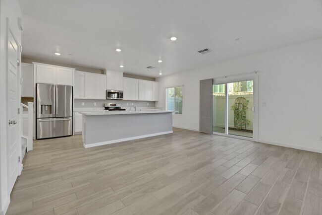 Photo - Beautiful Cadence Townhome!