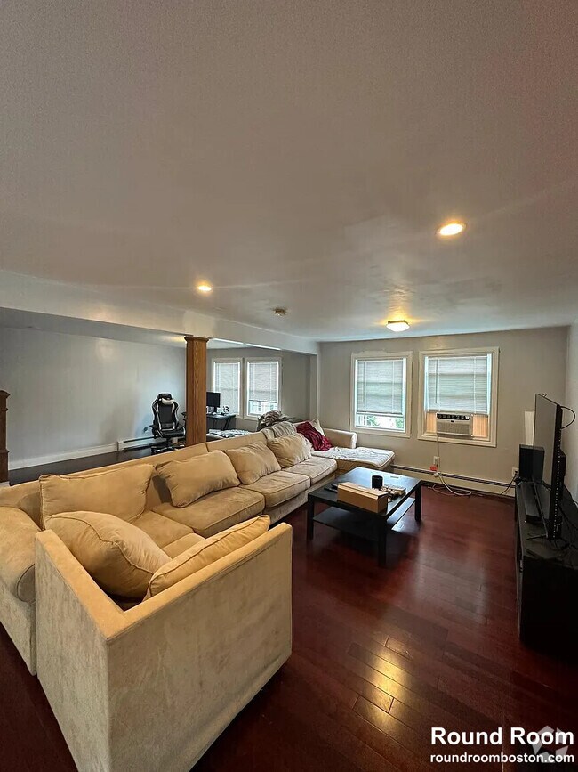 Building Photo - 73 Almont St Unit 2 Rental