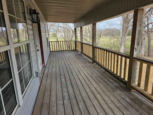 Photo - 325 Trinity Ln