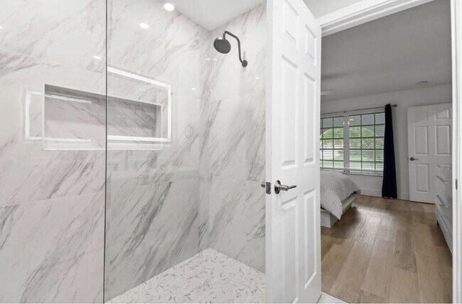 Photo - 4421 NW 2nd Ct