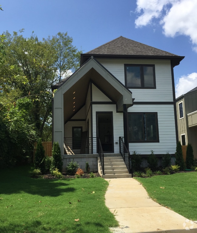 Building Photo - 729 28th Ave N Rental