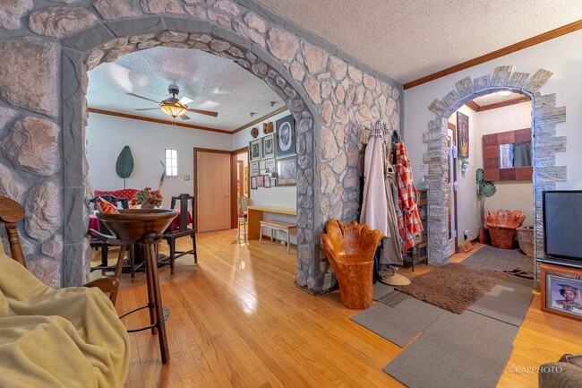 Photo - 1722 N Merrimac Ave