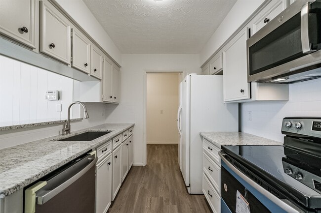 Photo - 3311 Palm Desert Ln