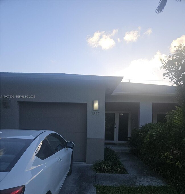 Photo - 1519 NE 3rd Ave