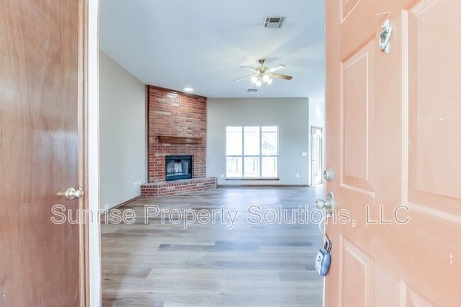 Photo - 509 Gyrfalcon Dr Casa