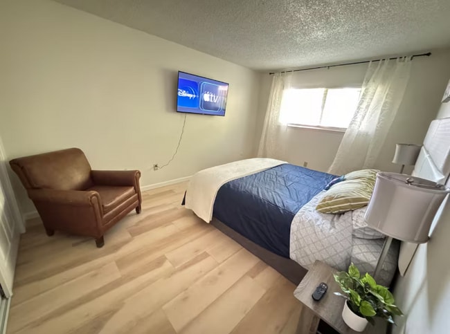 Photo - 3964 Queenston Ct Unit 1