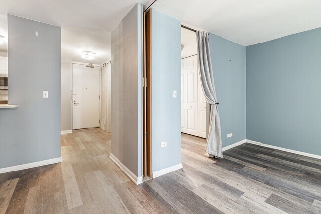 Photo - Upgraded Large Convertible by Millennium Park Unit 2521