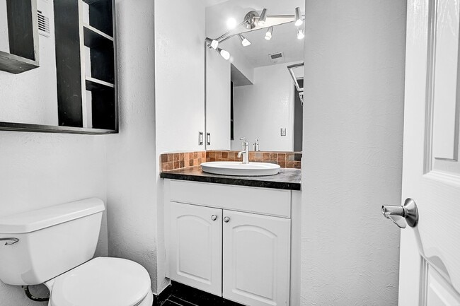 Photo - $2,345.00, 2 Bed, 1.5 Bath in Boulder with In Unit Laundry Unit 2