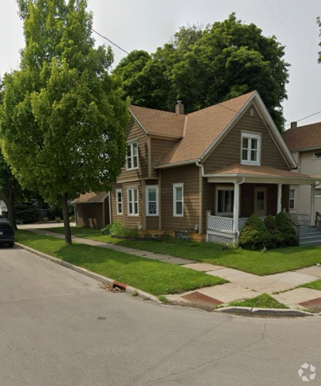 Building Photo - 6630 26th Ave Rental