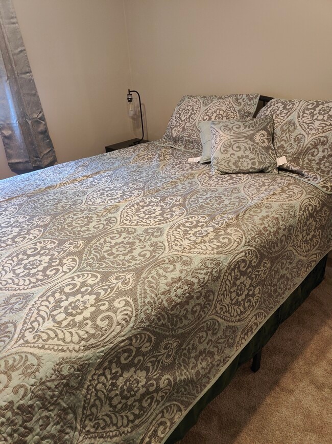 Bedroom Queen Siz Bed - 315 McBrien Rd