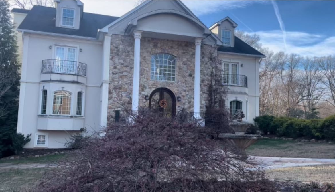 Photo - 8323 Robey Ave (Annandale, VA)