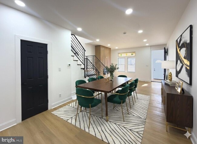 Photo - 5237 Greenway Ave