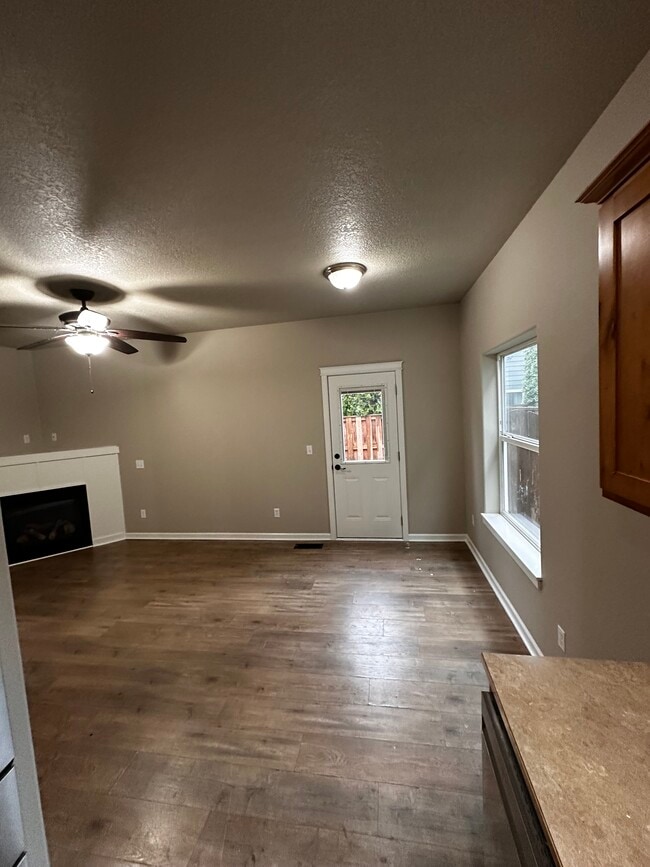 Building Photo - 2729 Fletch St