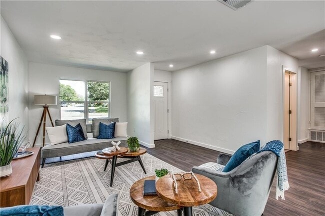 Photo - 6220 Blarwood Dr