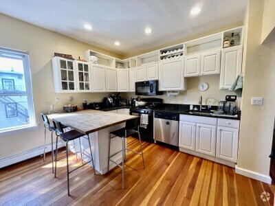 Building Photo - 174 Putnam Ave Unit 2 Rental