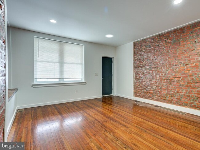 Photo - 2316 E Cambria St