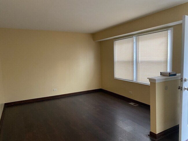 Photo - 6651 S Ellis Ave