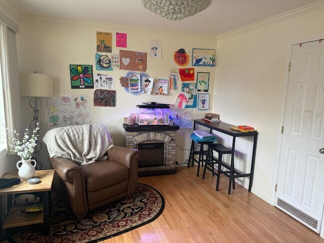 Photo - 284 Semton Blvd