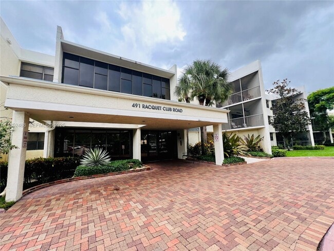 Photo - 491 Racquet Club Rd Unidad 203