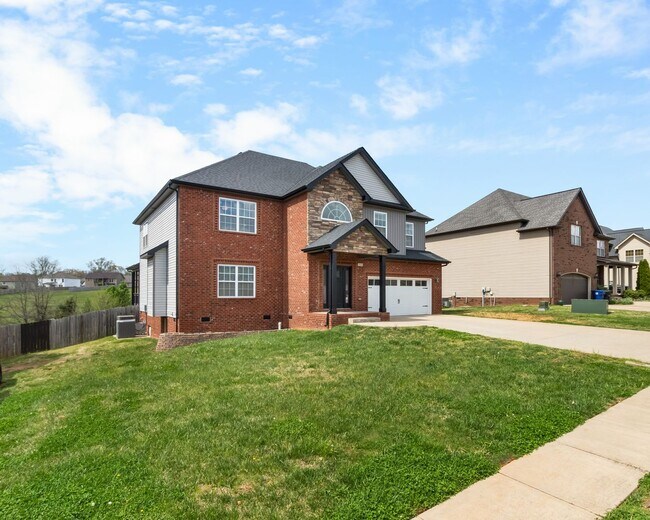 Photo - 4 Bedroom Home For Rent Near Post!