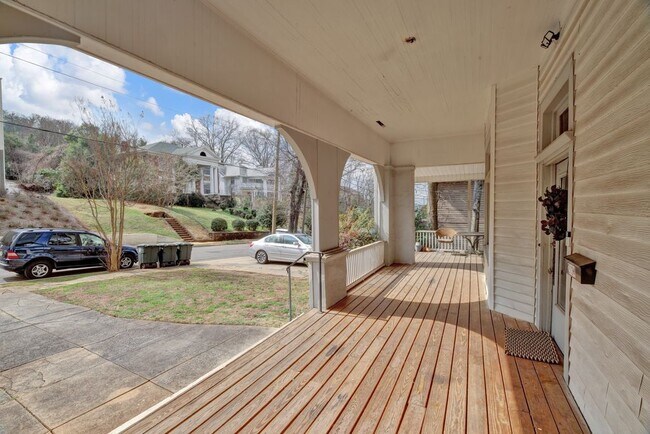 Photo - 2134 16th Ave S