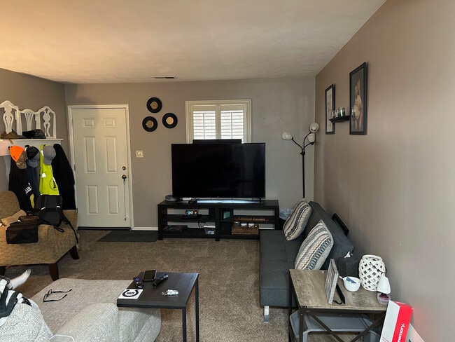 200 Gronert Ln Unidad 202 Gronert Ln Apt #3