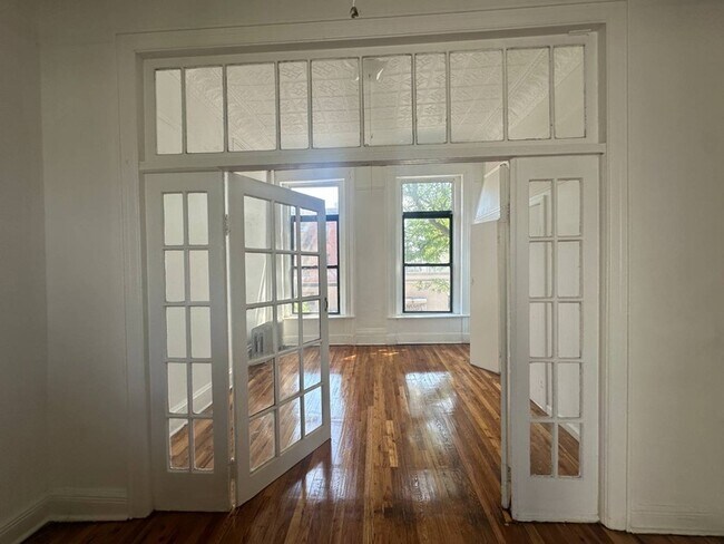 Photo - 33 Woodhull St House