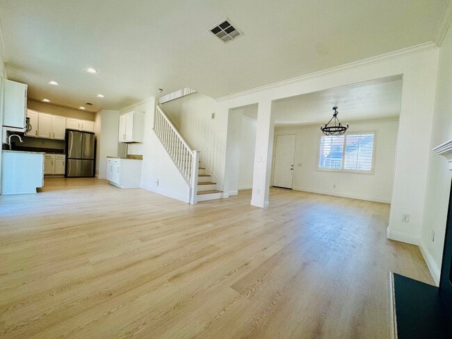 Photo - 15 Ametrine Way