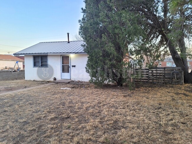 Photo - 1017 W 14th Ln Casa