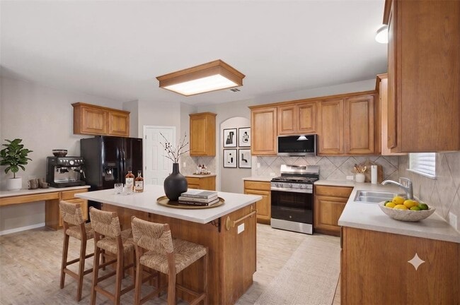 Building Photo - 2302 Brookhollow Terrace