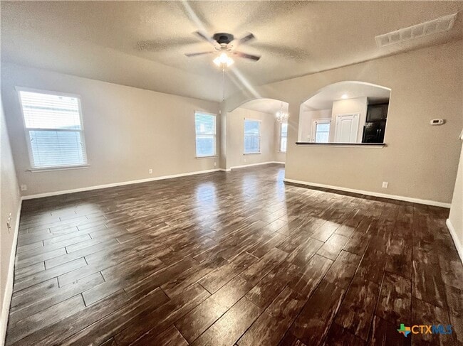 Photo - 738 Great Oaks Dr