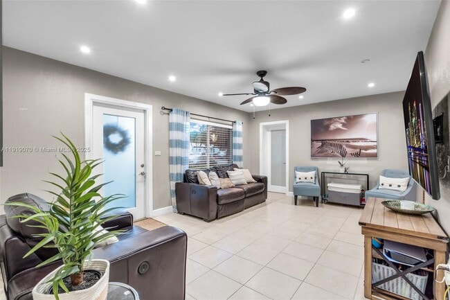 Photo - 333 Linwood Dr