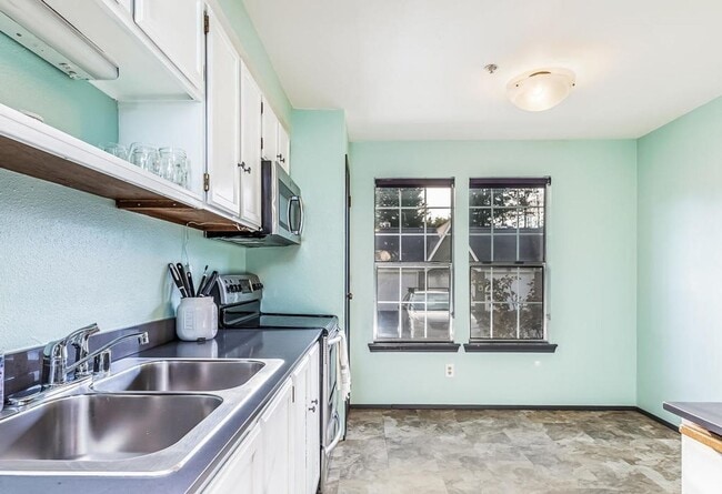 27022 47th Ave S