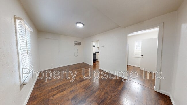 Photo - 2717 Twin View Blvd