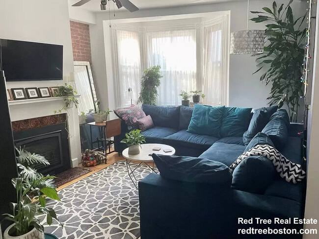 Building Photo - 31 Station St