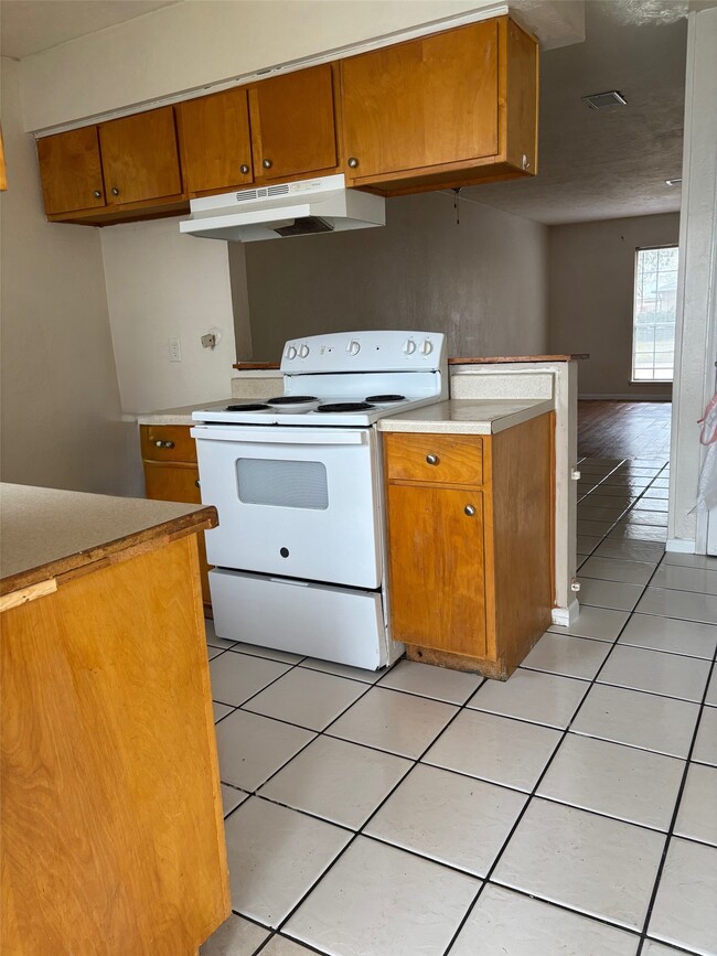 Photo - 2210 Buchanan Dr