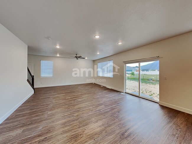 Photo - 2222 E Silverado Ln