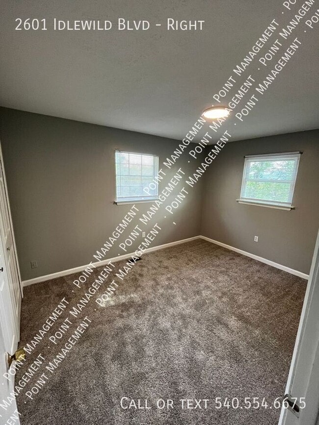 Newly Updated 2 Bed 1 Bath Apartment Unit Right Roanoke, VA