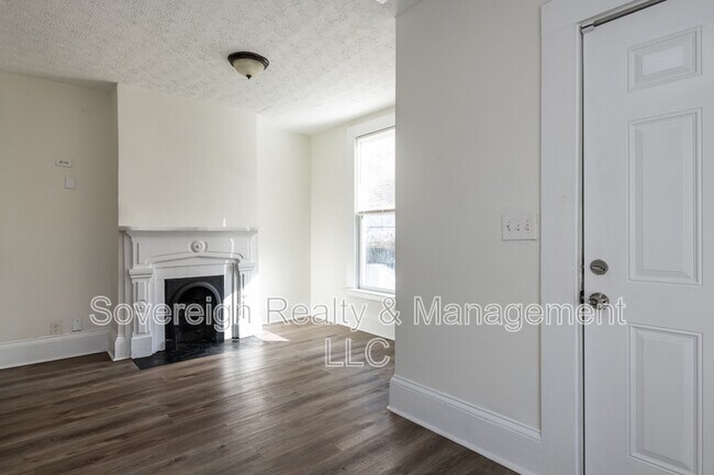 Photo - 404 Paines Ave NW