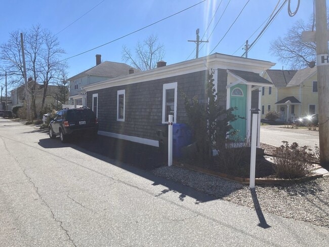 Photo - 10 Narragansett Ave