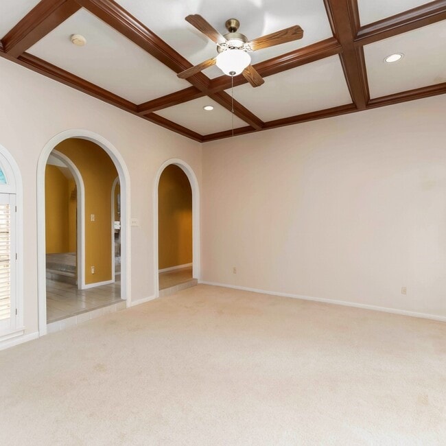 Photo - 86 Heathrow Ln