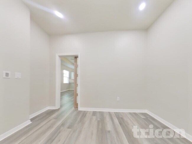 Photo - 2837 E Lake Pointe Dr