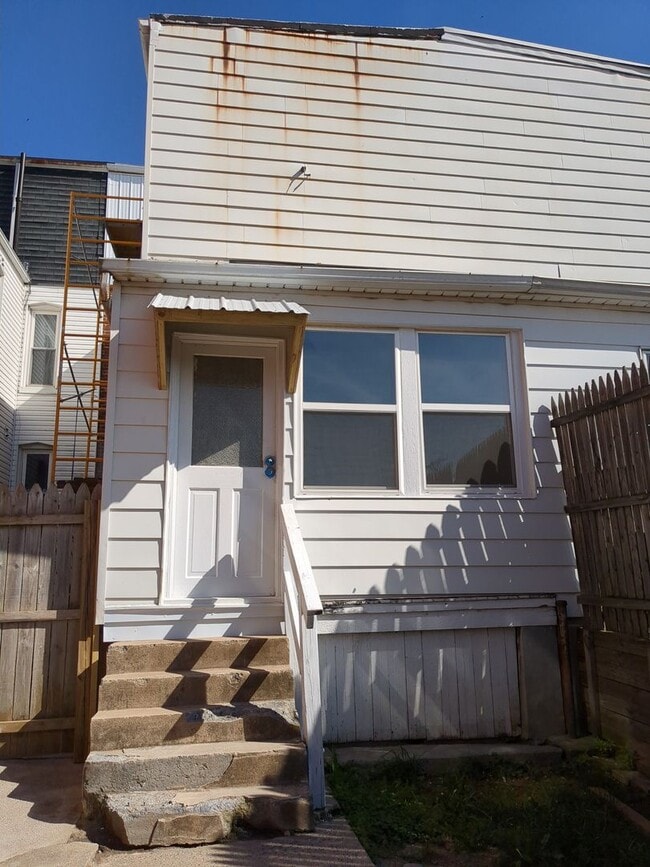 Photo - Recently renovated 4/5 Bedroom house